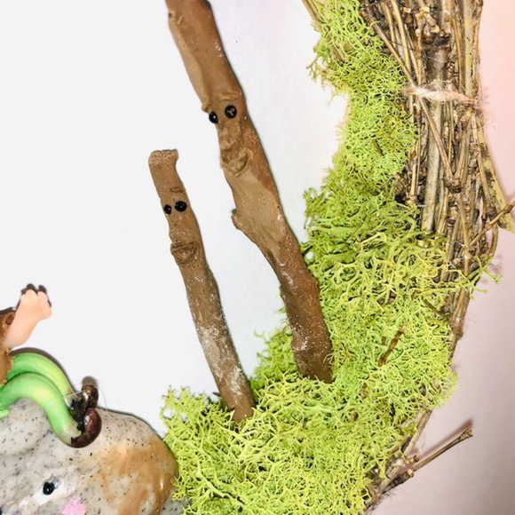 New Boy Elf and Caterpillar visiting Sticks n' Stones, Adorable Wreath handmade - Picture 5 of 7